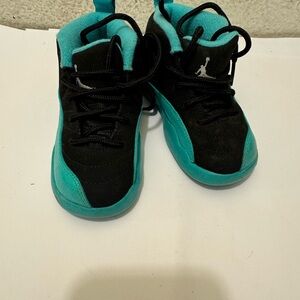 Jordan 12 Hyper Jade toddler  sneakers Kids Black and Teal High-Top Sneakers 7C